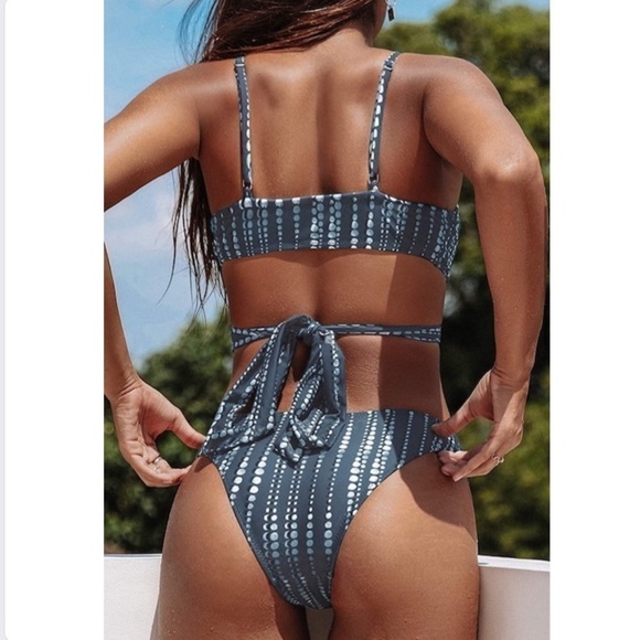 Cupshe NWT Criss Cross Wrap Swimsuit Padding Navy Bubble Print Bikini Set - Picture 2 of 15